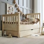 Kinderbett aus Holz Leuna mit Schublade