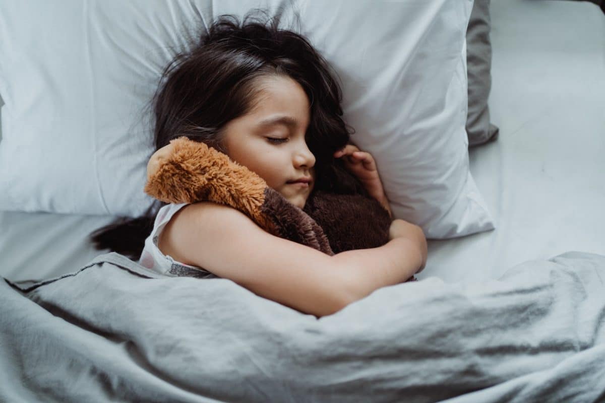 Wie lernt mein Kind, alleine einzuschlafen? Ideen & Tipps