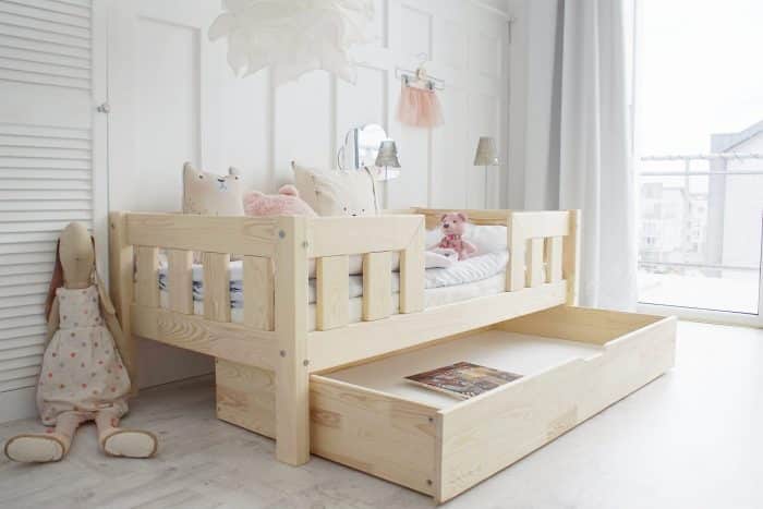Kinderbett aus Holz Maxi mit Schublade – Mitteleingang