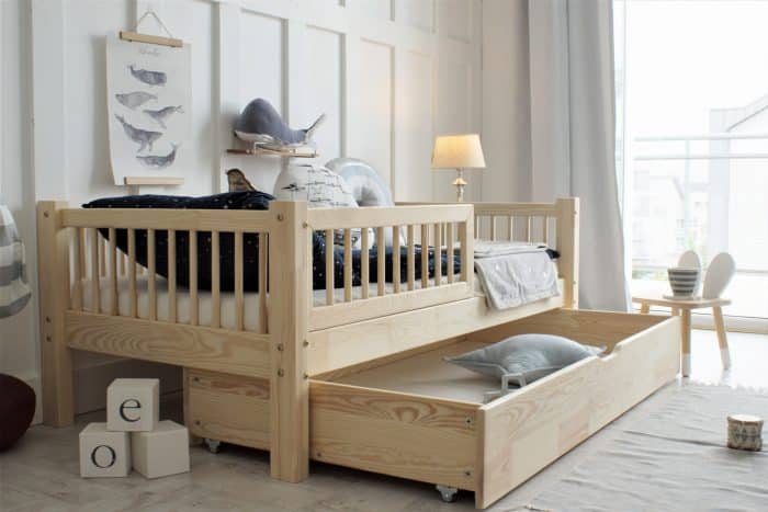 Kinderbett aus Holz Stockholm mit Schublade